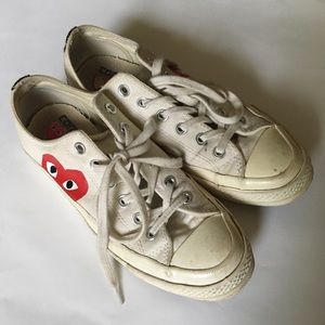Comme des garçons play heart red cream converse